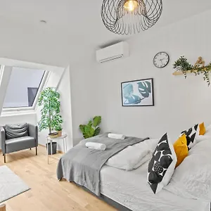 Paid Parking - 1 Minute To Public Transport - 3 Min To Supermarket And Pharmacy Daire