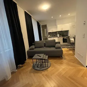 Apartment 1st La Opera Suites, Wien