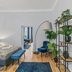 Апартаменты Balcony Apartment, 4 Min To U3 Zipperer Strasse, Вена